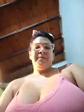 Snapshot of gitanadeluxe chatting on 19, 9, 2025 gitanadeluxe online show from 19, 9, 2025