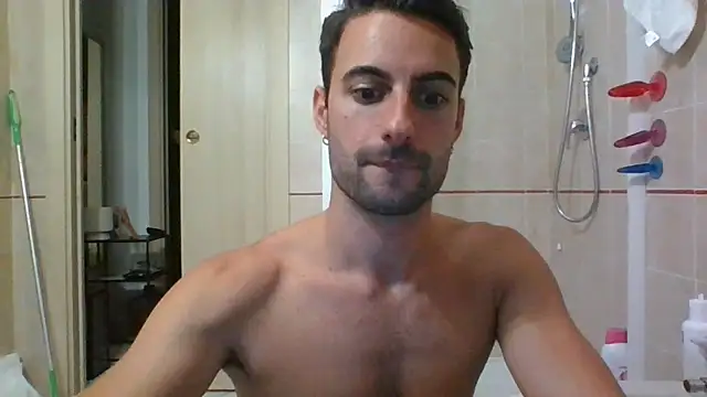 Amicisegreti online show from 4, 10, 2025