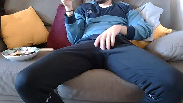 Amicisegreti online show from 28, 11, 2025