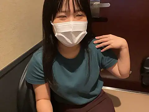 Snapshot of hikiwarinatto_xoxo chatting on 2, 10, 2025 hikiwarinatto xoxo online show from 2, 10, 2025