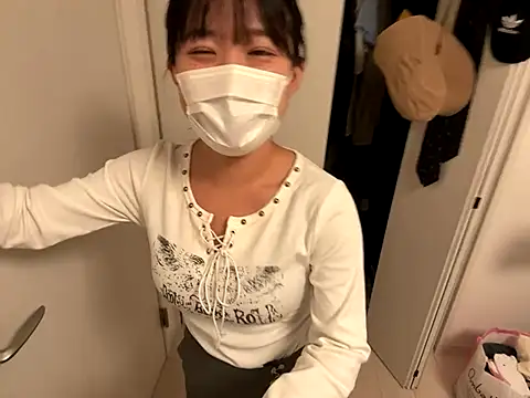 Snapshot of hikiwarinatto_xoxo chatting on 16, 12, 2025 hikiwarinatto xoxo online show from 16, 12, 2025