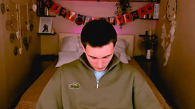 Snapshot of David__Diamond chatting on 27, 10, 2025 David Diamond online show from 27, 10, 2025