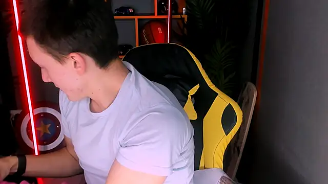 Snapshot of David__Diamond chatting on 7, 11, 2025 David Diamond online show from 7, 11, 2025