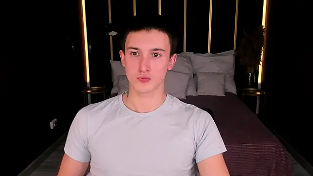 Snapshot of David__Diamond chatting on 8, 11, 2025 David Diamond online show from 8, 11, 2025