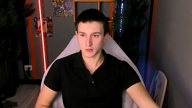 Snapshot of David__Diamond chatting on 18, 11, 2025 David Diamond online show from 18, 11, 2025