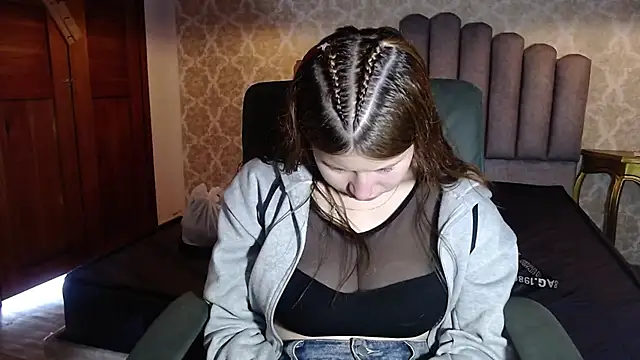 Olivia11  online show from 11, 10, 2025