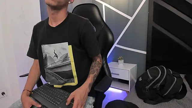 Justin Lakee online show from 23, 9, 2025