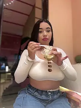 SofiaWildee online show from 4, 2, 2026