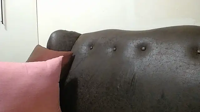 bustylaura4u online show from 15, 2, 2025