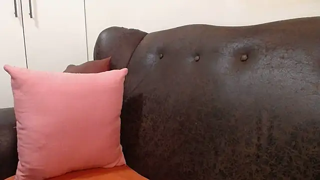 bustylaura4u online show from 1, 3, 2025