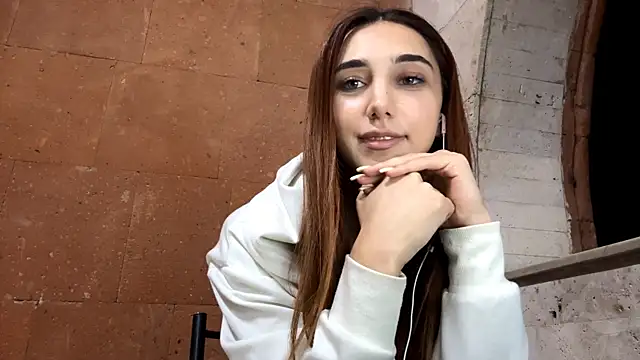 Snapshot of LinaMour chatting on 8, 9, 2025 LinaMour online show from 8, 9, 2025