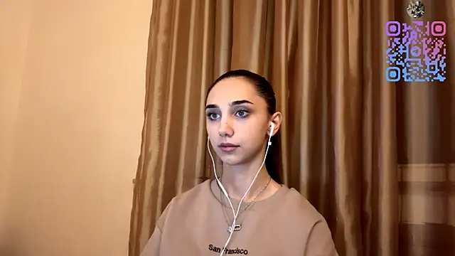 Snapshot of LinaMour chatting on 17, 10, 2025 LinaMour online show from 17, 10, 2025