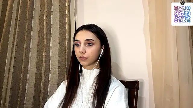 Snapshot of LinaMour chatting on 15, 11, 2025 LinaMour online show from 15, 11, 2025