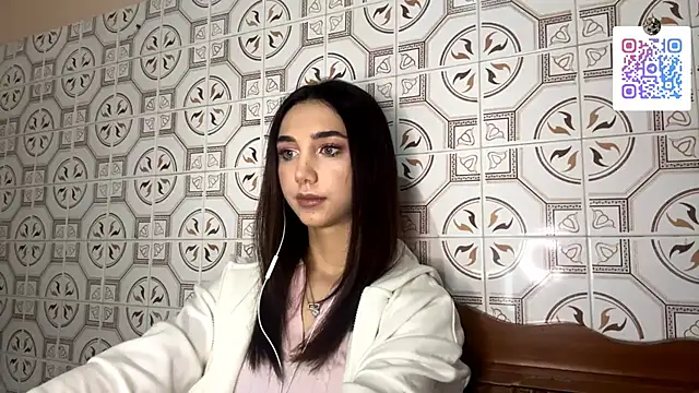 Snapshot of LinaMour chatting on 23, 11, 2025 LinaMour online show from 23, 11, 2025