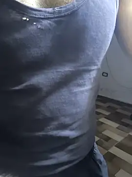 Snapshot of yazinyazin1 chatting on 9, 11, 2025 yazinyazin1 online show from 9, 11, 2025