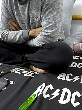 Snapshot of yazinyazin1 chatting on 13, 11, 2025 yazinyazin1 online show from 13, 11, 2025