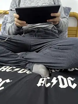 Snapshot of yazinyazin1 chatting on 14, 11, 2025 yazinyazin1 online show from 14, 11, 2025