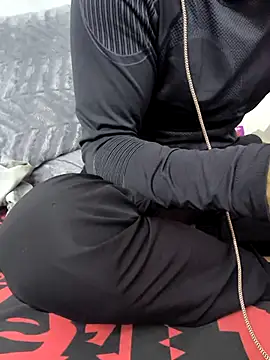 Snapshot of yazinyazin1 chatting on 23, 11, 2025 yazinyazin1 online show from 23, 11, 2025