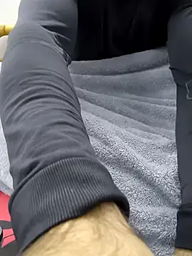 Snapshot of yazinyazin1 chatting on 24, 11, 2025 yazinyazin1 online show from 24, 11, 2025