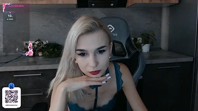DevilishKayla online show from 15, 9, 2025