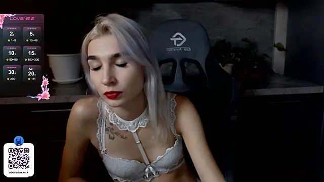 DevilishKayla online show from 6, 10, 2025