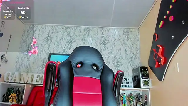 Candy Walker  online show from 13, 10, 2025