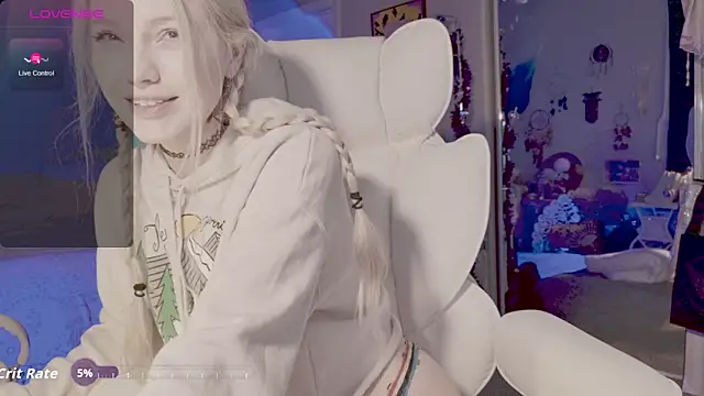 Snapshot of Talulaa chatting on 23, 10, 2025 Talulaa online show from 23, 10, 2025