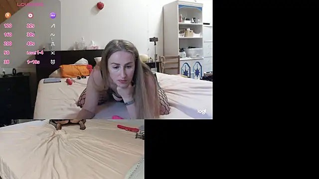 Snapshot of secret-sara chatting on 12, 9, 2025 secret-sara online show from 12, 9, 2025
