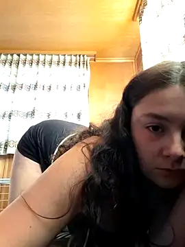 Snapshot of YoungLiisaxx chatting on 6, 11, 2025 YoungLiisaxx online show from 6, 11, 2025