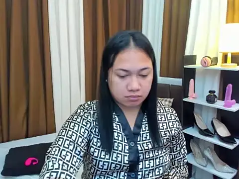 Snapshot of TsUncutKaren chatting on 12, 10, 2025 TsUncutKaren online show from 12, 10, 2025