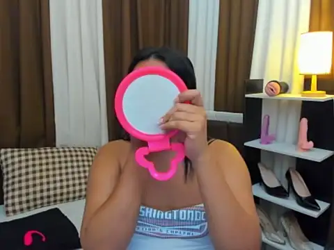 Snapshot of TsUncutKaren chatting on 18, 10, 2025 TsUncutKaren online show from 18, 10, 2025