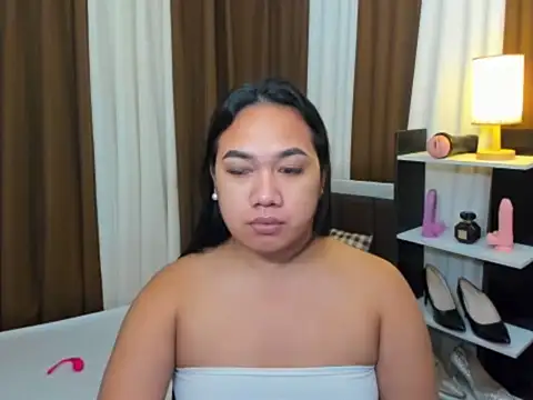 Snapshot of TsUncutKaren chatting on 26, 10, 2025 TsUncutKaren online show from 26, 10, 2025