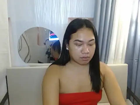 Snapshot of TsUncutKaren chatting on 6, 11, 2025 TsUncutKaren online show from 6, 11, 2025