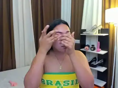 TsUncutKaren online show from 19, 12, 2025