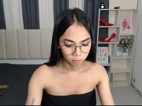 PetiteAsianYuki online show from 27, 10, 2025