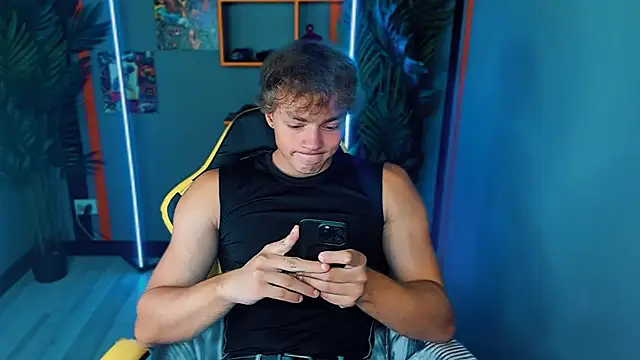 Snapshot of ChaseMuscular chatting on 20, 9, 2025 ChaseMuscular online show from 20, 9, 2025