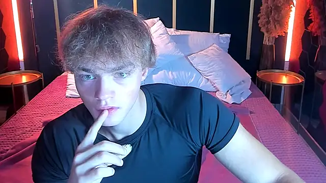 Snapshot of ChaseMuscular chatting on 24, 9, 2025 ChaseMuscular online show from 24, 9, 2025