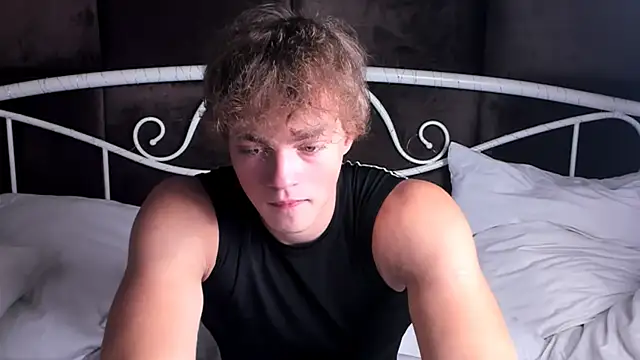 Snapshot of ChaseMuscular chatting on 25, 9, 2025 ChaseMuscular online show from 25, 9, 2025