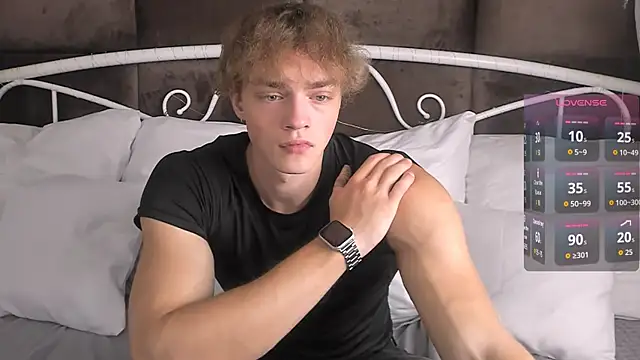 Snapshot of ChaseMuscular chatting on 8, 11, 2025 ChaseMuscular online show from 8, 11, 2025