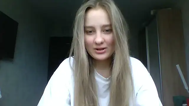 Karyllia online show from 5, 10, 2025
