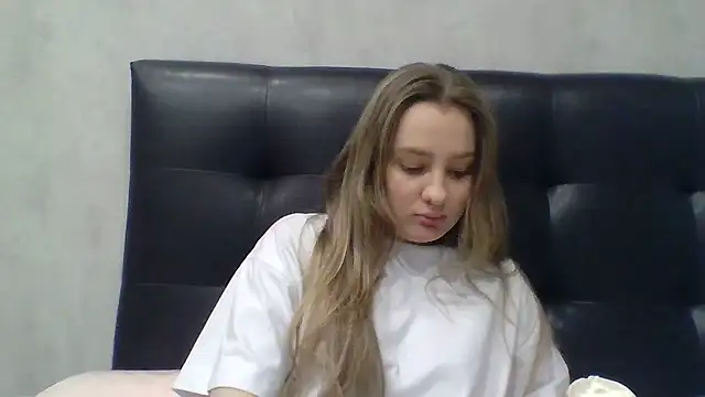 Karyllia online show from 6, 10, 2025