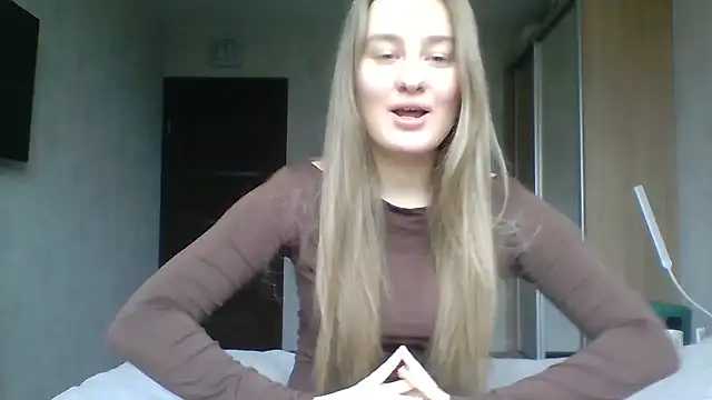 Karyllia online show from 7, 10, 2025
