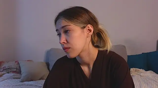 Snapshot of AngelicRice chatting on 11, 10, 2025 AngelicRice online show from 11, 10, 2025