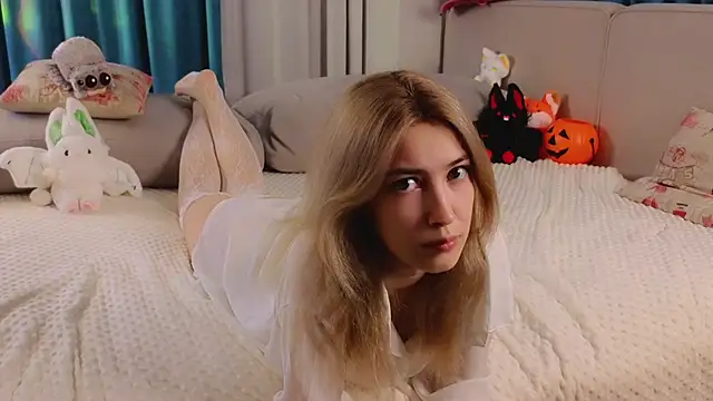 Snapshot of AngelicRice chatting on 27, 10, 2025 AngelicRice online show from 27, 10, 2025