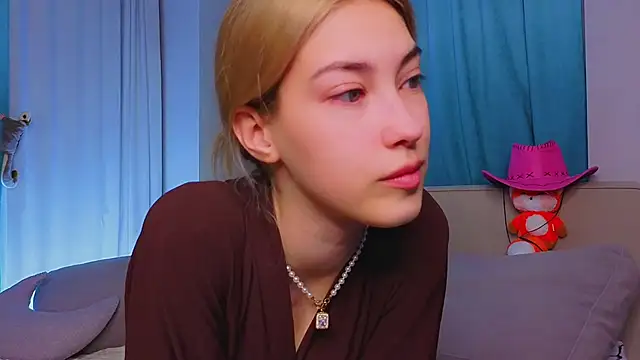 Snapshot of AngelicRice chatting on 8, 11, 2025 AngelicRice online show from 8, 11, 2025