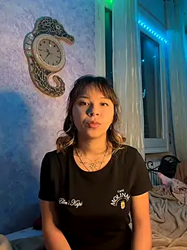 Snapshot of YumiLux chatting on 9, 10, 2025 YumiLux online show from 9, 10, 2025