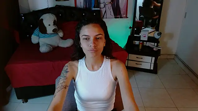 Snapshot of Skylovershot chatting on 4, 11, 2025 Skylovershot online show from 4, 11, 2025