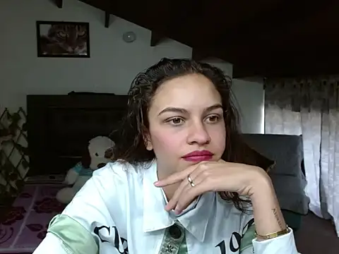 Snapshot of Skylovershot chatting on 12, 11, 2025 Skylovershot online show from 12, 11, 2025