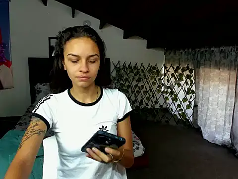 Snapshot of Skylovershot chatting on 25, 11, 2025 Skylovershot online show from 25, 11, 2025