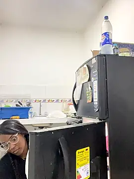 zaracollins01 online show from 6, 11, 2025